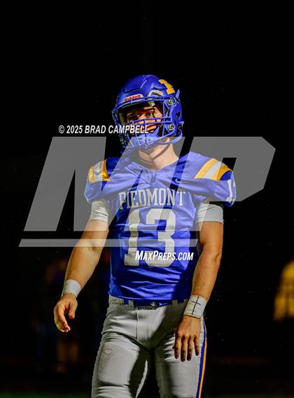 Thumbnail 2 in Gordo vs. Piedmont (AHSAA 3A Round 3) photogallery.