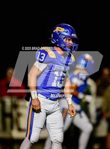 Thumbnail 1 in Gordo vs. Piedmont (AHSAA 3A Round 3) photogallery.