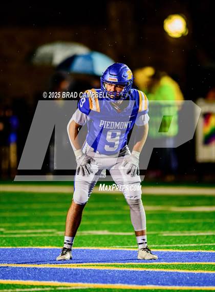 Thumbnail 1 in Gordo vs. Piedmont (AHSAA 3A Round 3) photogallery.