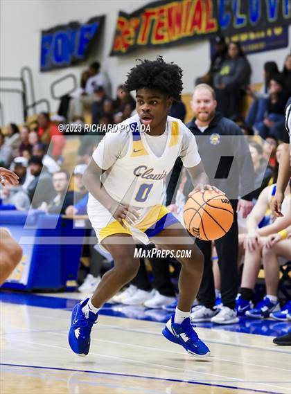 Thumbnail 3 in Edison vs. Clovis photogallery.