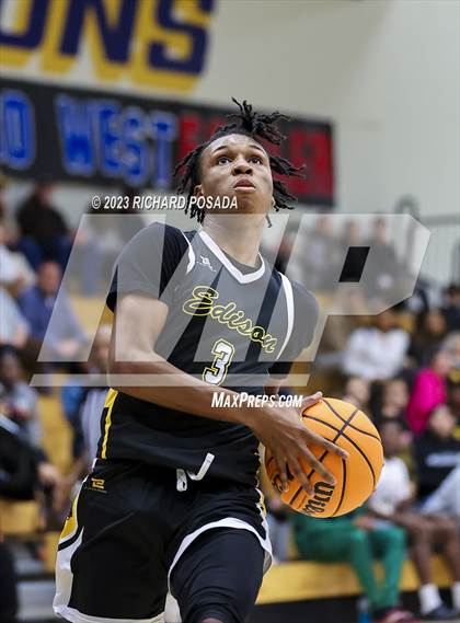 Thumbnail 3 in Edison vs. Clovis photogallery.