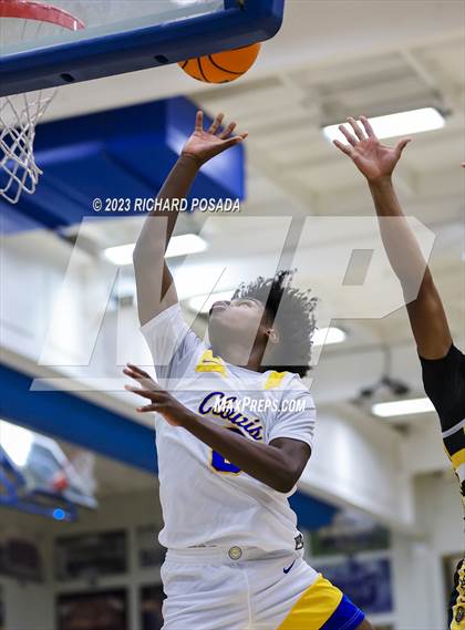 Thumbnail 2 in Edison vs. Clovis photogallery.