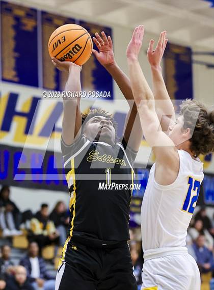 Thumbnail 1 in Edison vs. Clovis photogallery.