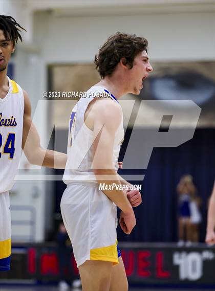 Thumbnail 1 in Edison vs. Clovis photogallery.