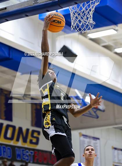 Thumbnail 1 in Edison vs. Clovis photogallery.