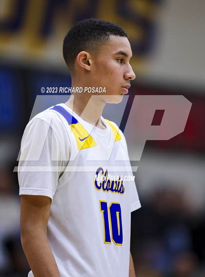 Thumbnail 2 in Edison vs. Clovis photogallery.
