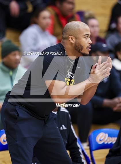 Thumbnail 1 in Edison vs. Clovis photogallery.