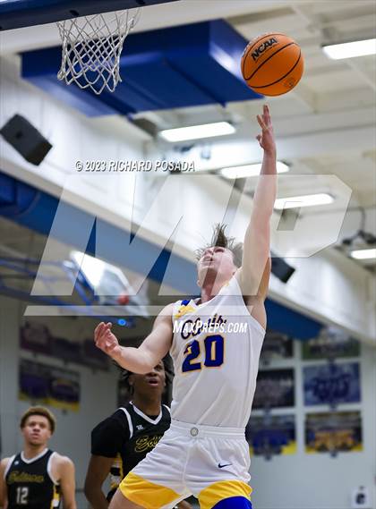 Thumbnail 1 in Edison vs. Clovis photogallery.