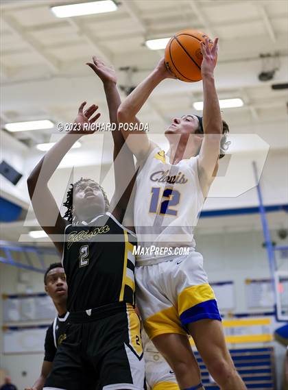 Thumbnail 1 in Edison vs. Clovis photogallery.