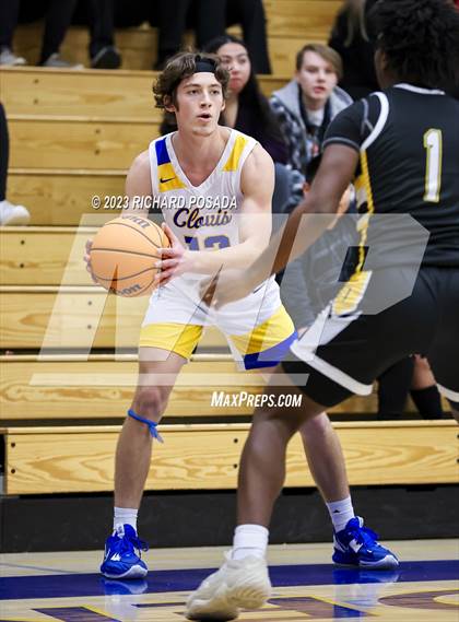 Thumbnail 1 in Edison vs. Clovis photogallery.