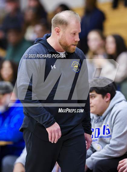 Thumbnail 3 in Edison vs. Clovis photogallery.