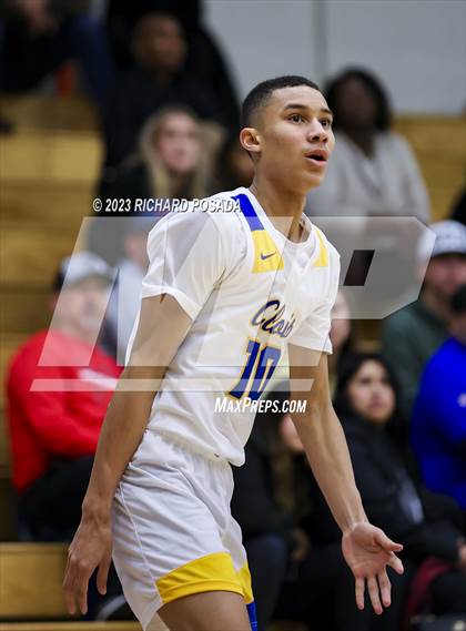 Thumbnail 3 in Edison vs. Clovis photogallery.