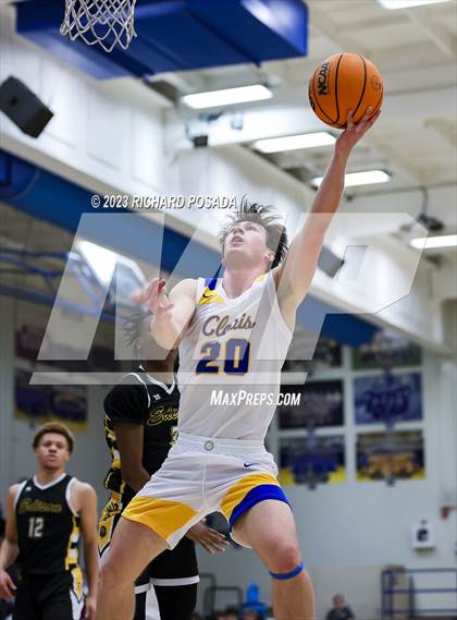 Thumbnail 3 in Edison vs. Clovis photogallery.