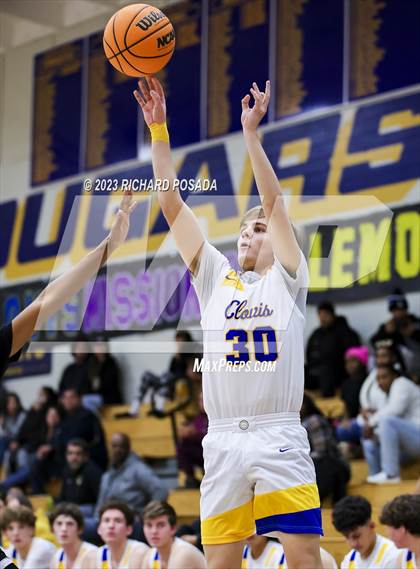 Thumbnail 1 in Edison vs. Clovis photogallery.