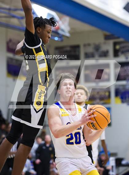 Thumbnail 1 in Edison vs. Clovis photogallery.