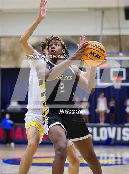 Thumbnail 3 in Edison vs. Clovis photogallery.