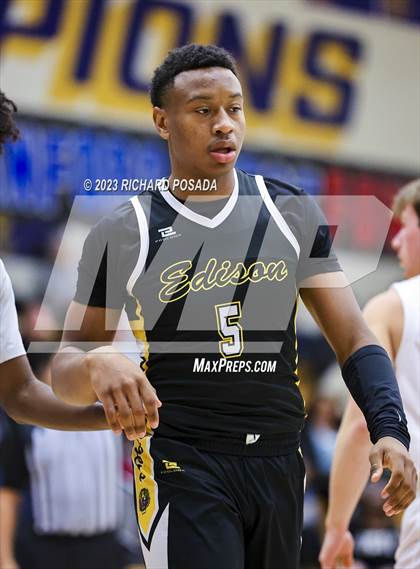 Thumbnail 1 in Edison vs. Clovis photogallery.