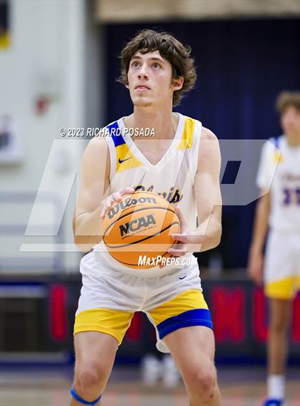 Thumbnail 2 in Edison vs. Clovis photogallery.