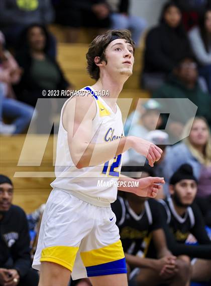 Thumbnail 3 in Edison vs. Clovis photogallery.