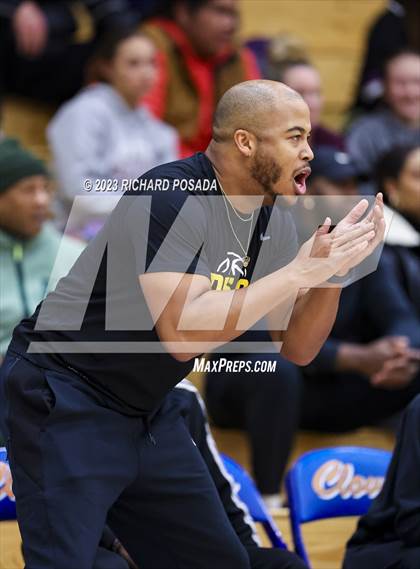 Thumbnail 2 in Edison vs. Clovis photogallery.