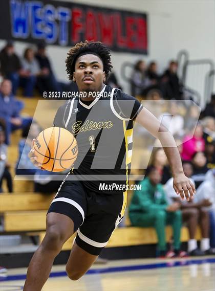 Thumbnail 3 in Edison vs. Clovis photogallery.