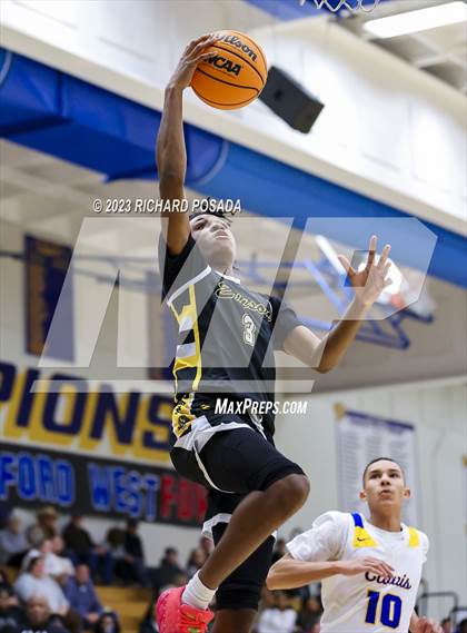 Thumbnail 3 in Edison vs. Clovis photogallery.