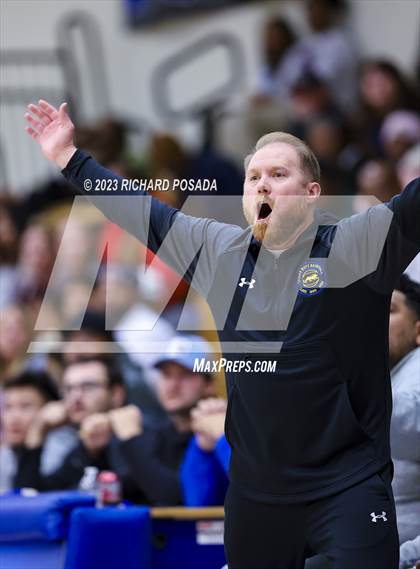 Thumbnail 1 in Edison vs. Clovis photogallery.