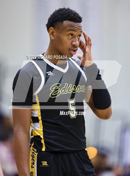 Thumbnail 3 in Edison vs. Clovis photogallery.