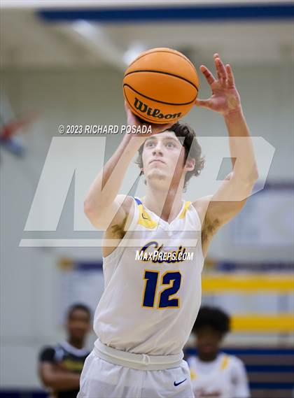 Thumbnail 3 in Edison vs. Clovis photogallery.
