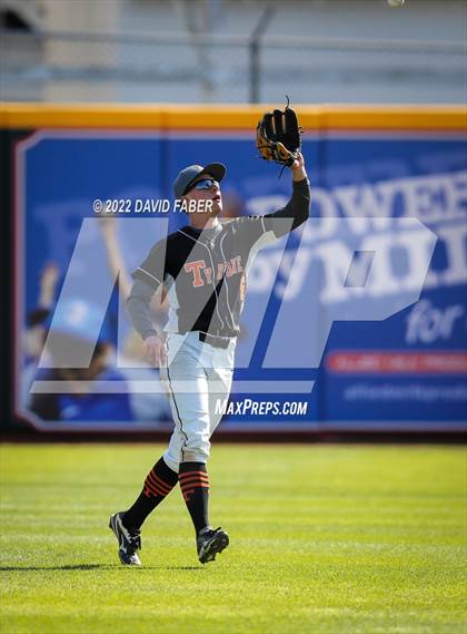 Thumbnail 3 in Tyrone vs. Hollidaysburg photogallery.