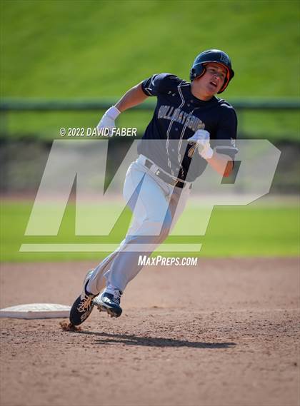 Thumbnail 2 in Tyrone vs. Hollidaysburg photogallery.
