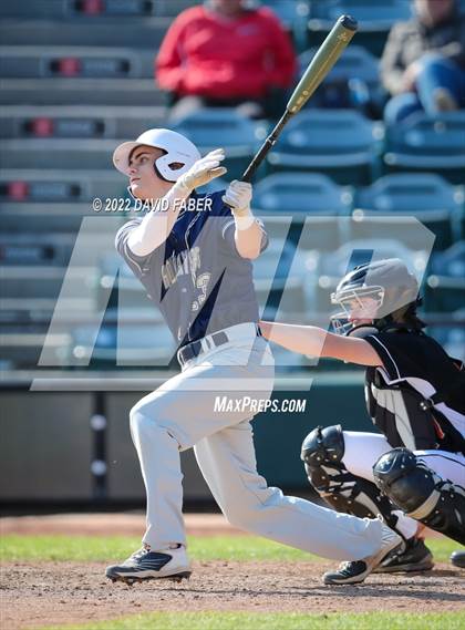Thumbnail 2 in Tyrone vs. Hollidaysburg photogallery.