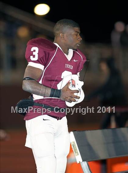 Thumbnail 3 in Cameron Yoe vs. Tatum (Class 2A Division 1 Quarterfinals) photogallery.
