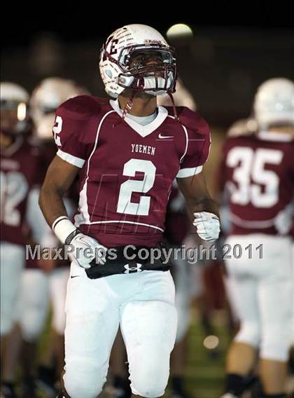 Thumbnail 3 in Cameron Yoe vs. Tatum (Class 2A Division 1 Quarterfinals) photogallery.