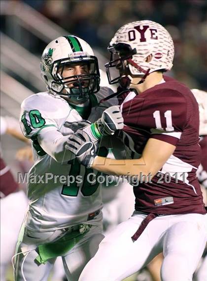 Thumbnail 3 in Cameron Yoe vs. Tatum (Class 2A Division 1 Quarterfinals) photogallery.