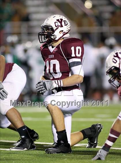 Thumbnail 1 in Cameron Yoe vs. Tatum (Class 2A Division 1 Quarterfinals) photogallery.