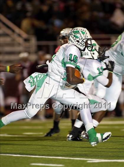 Thumbnail 2 in Cameron Yoe vs. Tatum (Class 2A Division 1 Quarterfinals) photogallery.