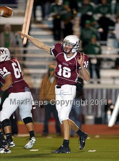 Thumbnail 1 in Cameron Yoe vs. Tatum (Class 2A Division 1 Quarterfinals) photogallery.