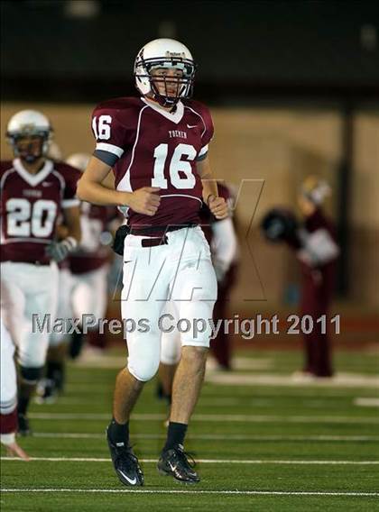 Thumbnail 2 in Cameron Yoe vs. Tatum (Class 2A Division 1 Quarterfinals) photogallery.