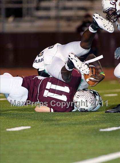 Thumbnail 1 in Cameron Yoe vs. Tatum (Class 2A Division 1 Quarterfinals) photogallery.