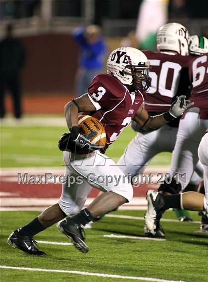 Thumbnail 2 in Cameron Yoe vs. Tatum (Class 2A Division 1 Quarterfinals) photogallery.