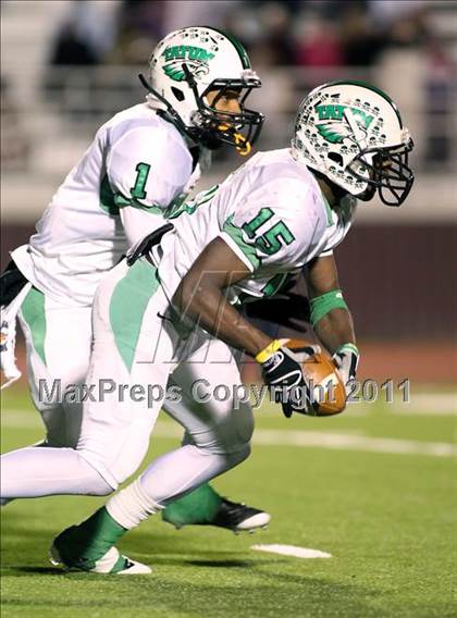 Thumbnail 3 in Cameron Yoe vs. Tatum (Class 2A Division 1 Quarterfinals) photogallery.