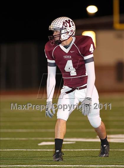 Thumbnail 3 in Cameron Yoe vs. Tatum (Class 2A Division 1 Quarterfinals) photogallery.