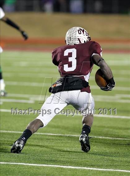 Thumbnail 3 in Cameron Yoe vs. Tatum (Class 2A Division 1 Quarterfinals) photogallery.