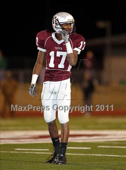 Thumbnail 2 in Cameron Yoe vs. Tatum (Class 2A Division 1 Quarterfinals) photogallery.