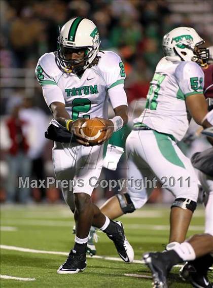 Thumbnail 3 in Cameron Yoe vs. Tatum (Class 2A Division 1 Quarterfinals) photogallery.