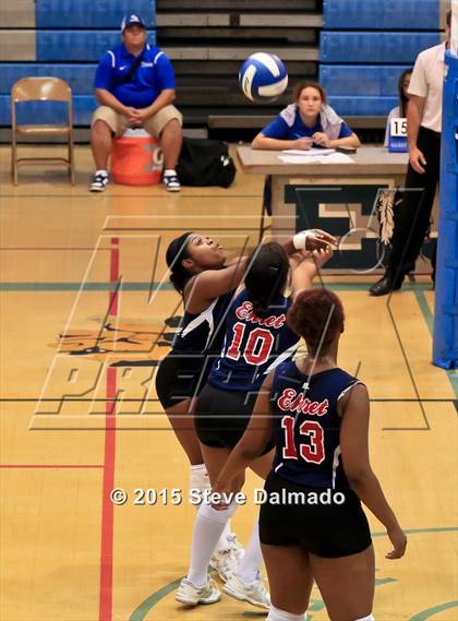 Thumbnail 2 in East Jefferson vs Ehret photogallery.