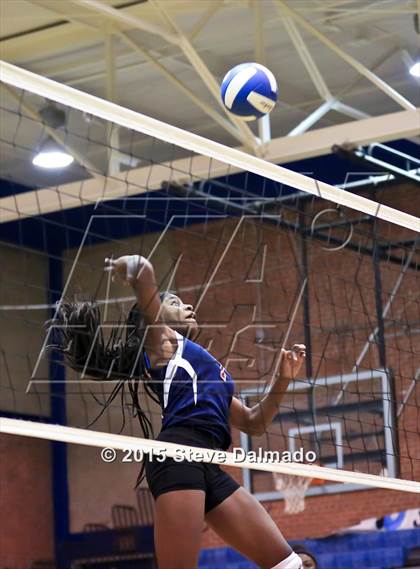 Thumbnail 2 in East Jefferson vs Ehret photogallery.