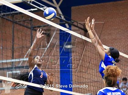 Thumbnail 3 in East Jefferson vs Ehret photogallery.