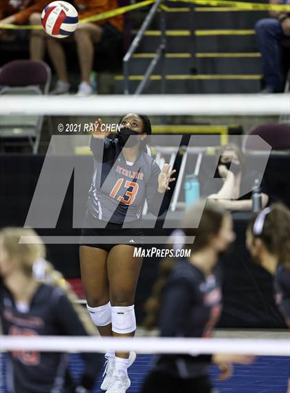 Thumbnail 1 in Montezuma-Cortez vs. Sterling (CHSAA 3A Final 4) photogallery.